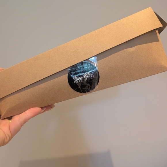 Brand New Coach Beige Floral Women's Bag - Picture 4 of 13